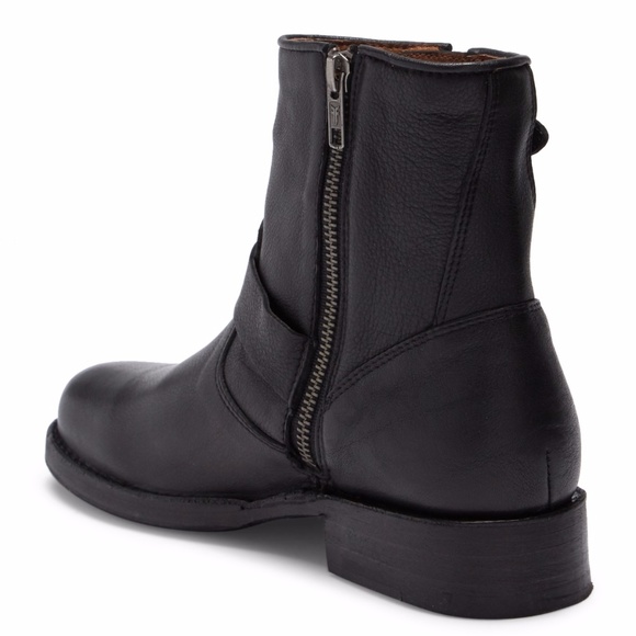 New (without box) $278 Frye Vicky Buckle Leather Boot in Black!